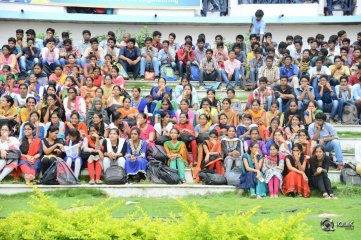 Mahnubhavudu Movie 2nd Song Launch At Vignan College